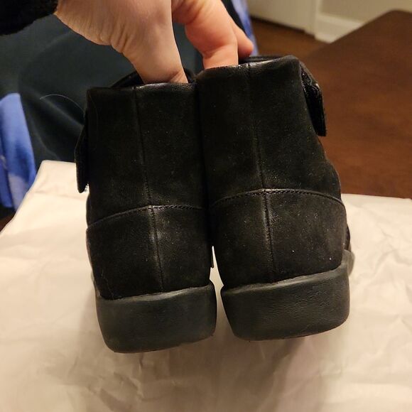 Clarks Cloudsteppers Women's Black Ankle Boots Size 7.5 - Picture 4 of 9